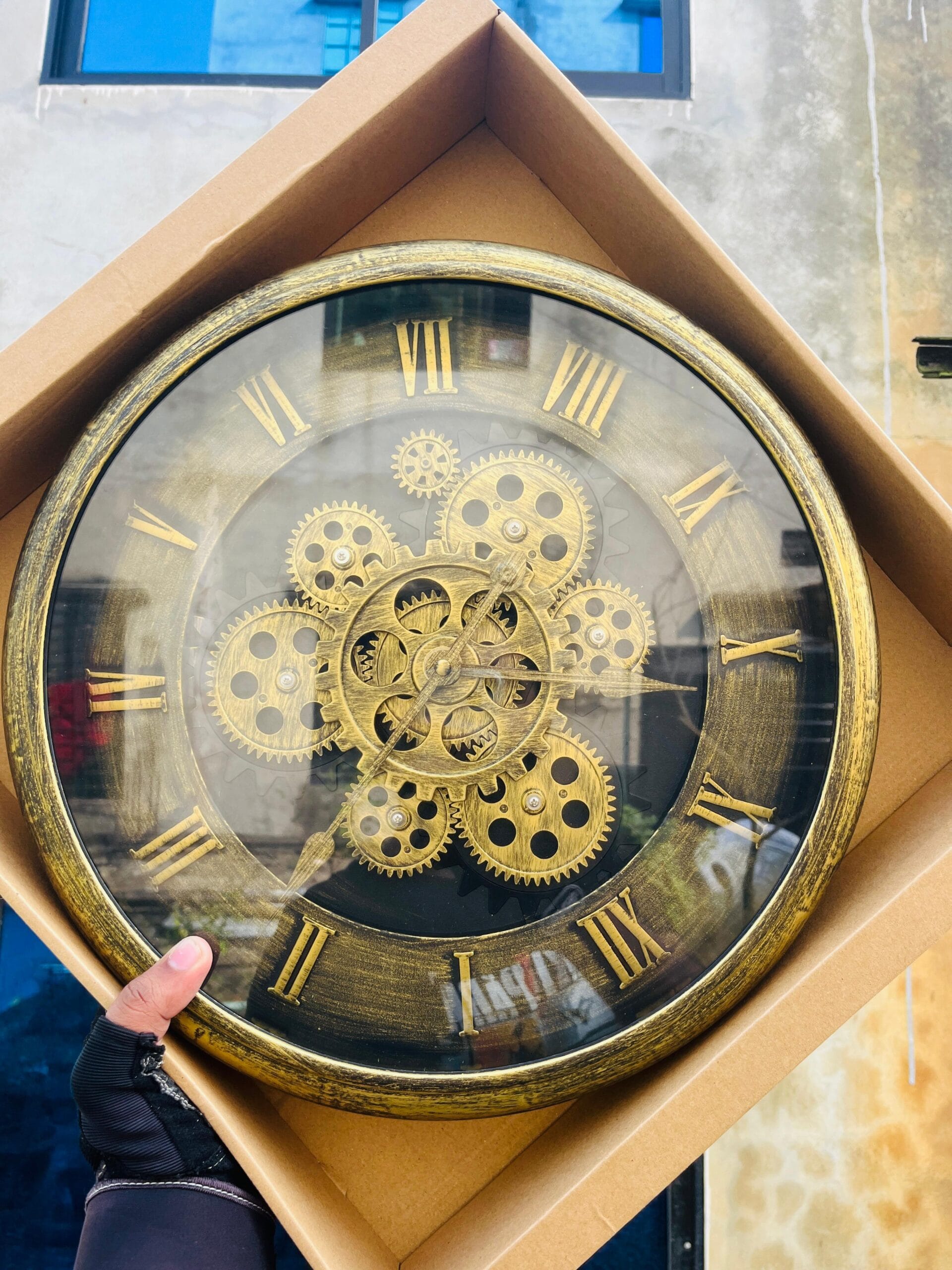 WhatsApp-Image-2024-10-05-at-07.46.55_d7f93bb3-scaled-1.jpg Premium Mechanical Wall Clock - Image 1